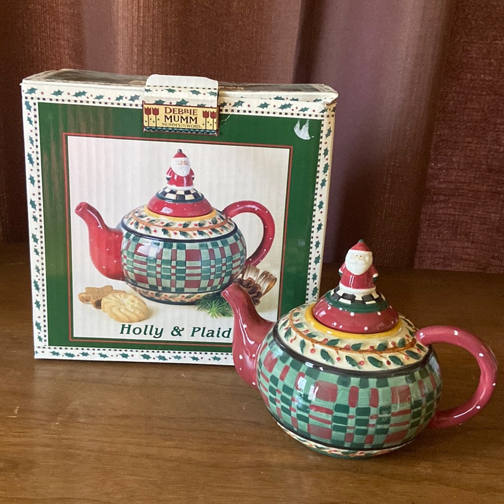 DEBBIE MUMM MUMM’S THE WORD MINI TEAPOT COLLECTOR SERIES HOLLY & PLAID NEW